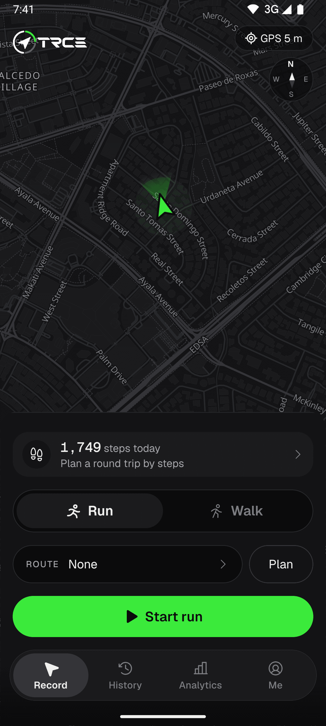 TRCE Record screen with the offline map, Run and Walk toggle and Start button